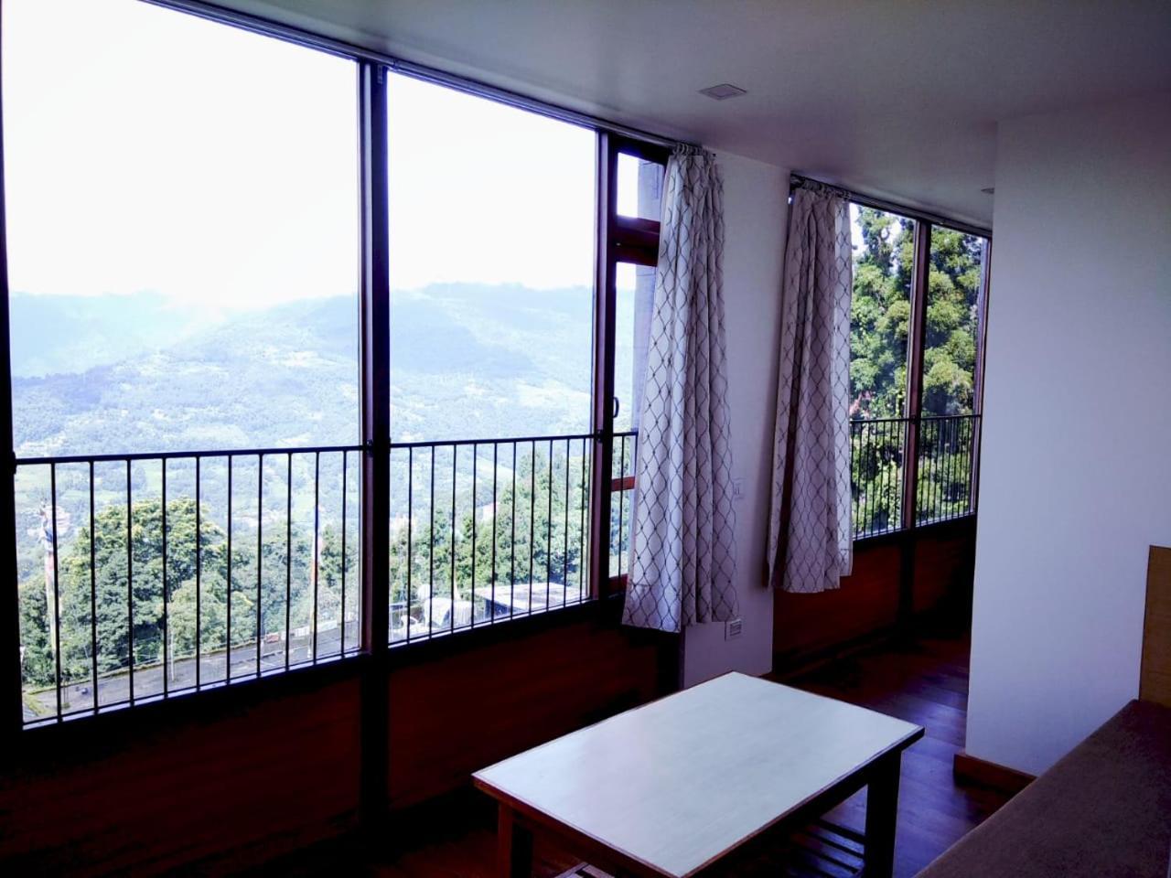 Hotel Ninamma Gangtok Esterno foto